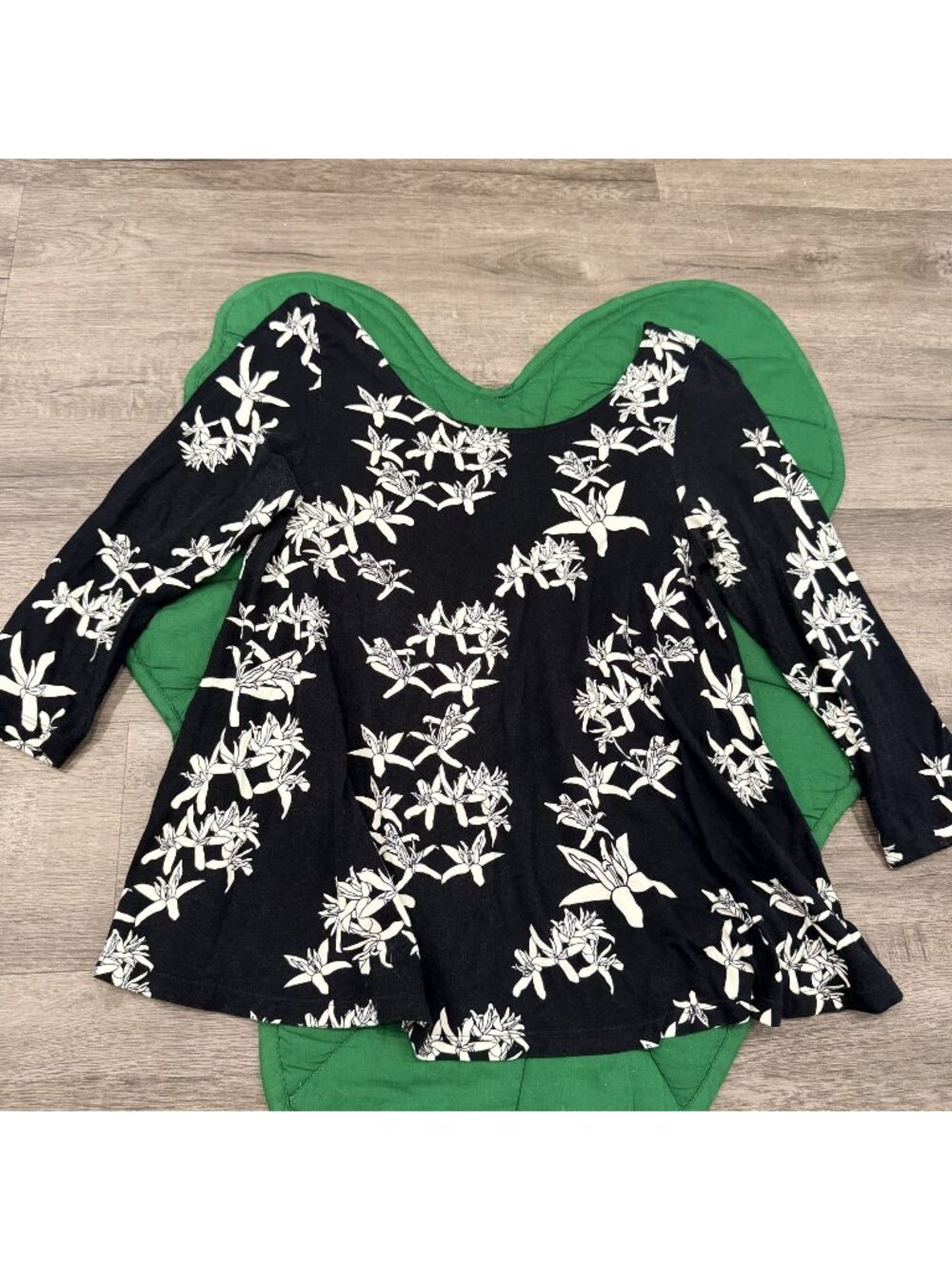 Sig Zane Fighting Eel Hawaii Womens Medium Black Mapu Print 3/4 Sleeve Top Blous